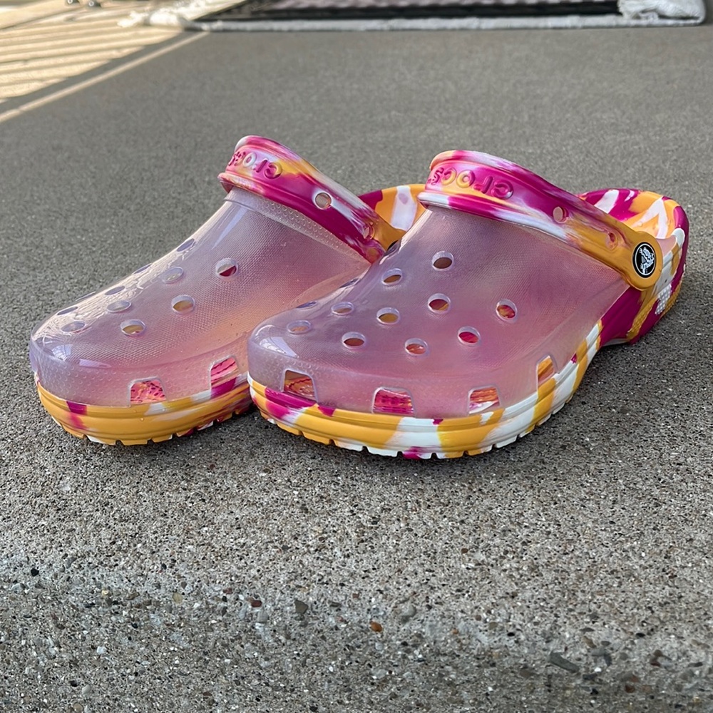 Marbled Crocs